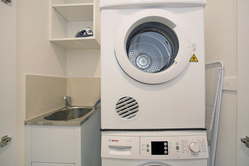 Apartament ☆ Heart Of St Kilda ☆ Infinity Pool+Parking+Wifi Melbourne Zewnętrze zdjęcie
